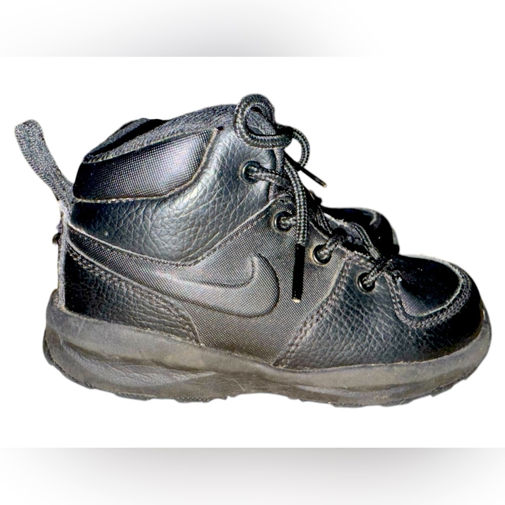 Nike Kids Manoa Black hiking Sneakers size 10